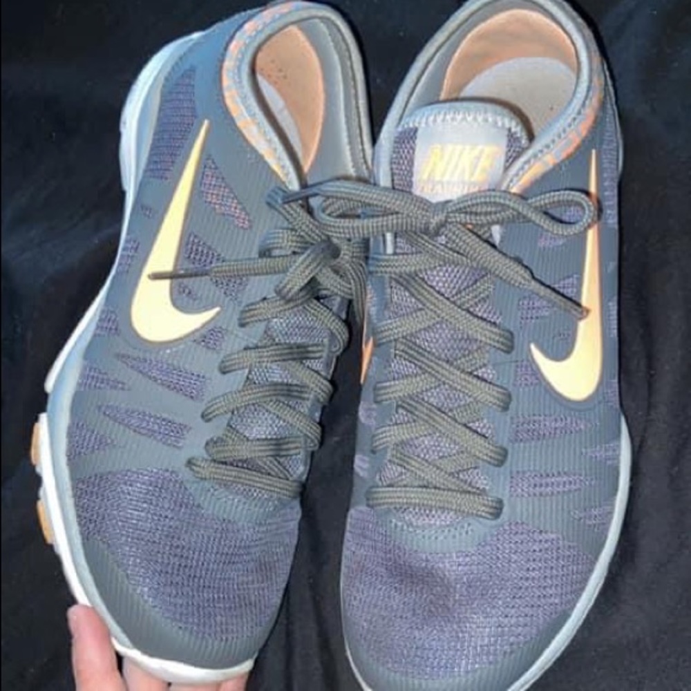 Women’s nikes